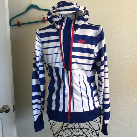 The North Face Sweaters - The north face stinger hoodie